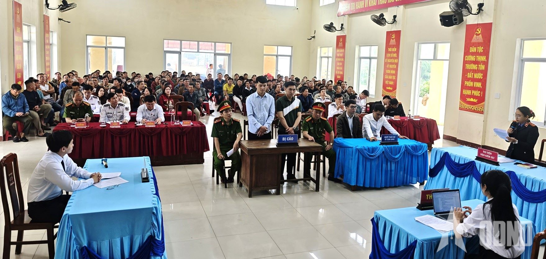 Vùng Cảnh sát biển 2 phối hợp tổ chức “Phiên tòa giả định” tuyên truyền, phổ biến pháp luật về chống IUU 